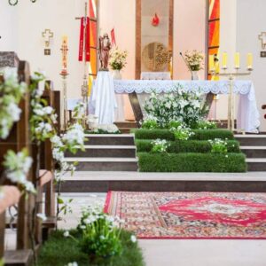 Pierwsza Komunia Święta wystrój kościoła kwiaciarnia wschodzącego słońca grudziądz